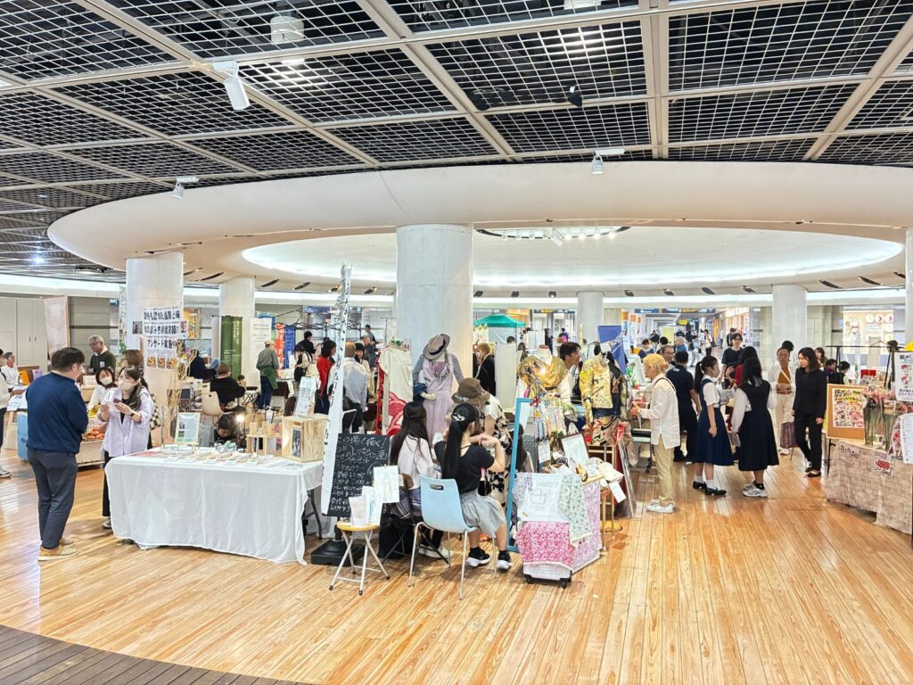 【開催報告】10月11日「よろずマルシェ＠シャレオ中央広場」ご来場ありがとうございました！のサムネイル画像